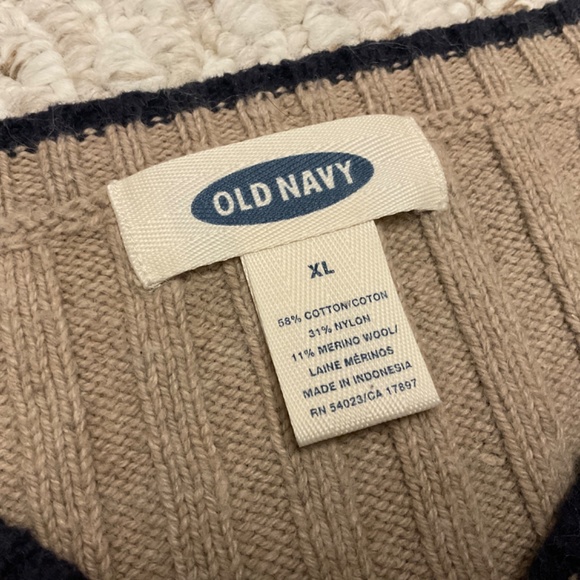 Old Navy men’s sweater - size XL - Picture 3 of 5